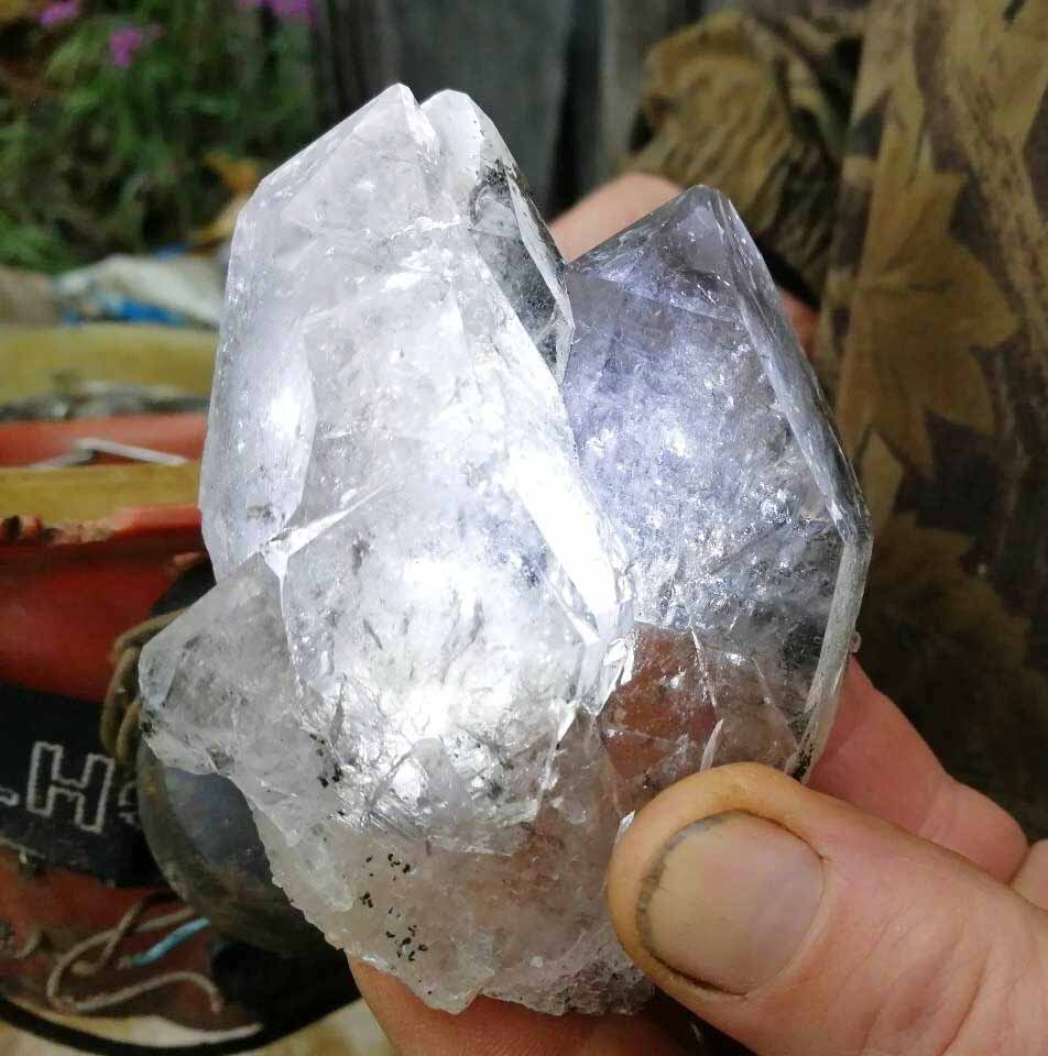 Кристалл горного хрусталя из месторождений Приполярного Урала