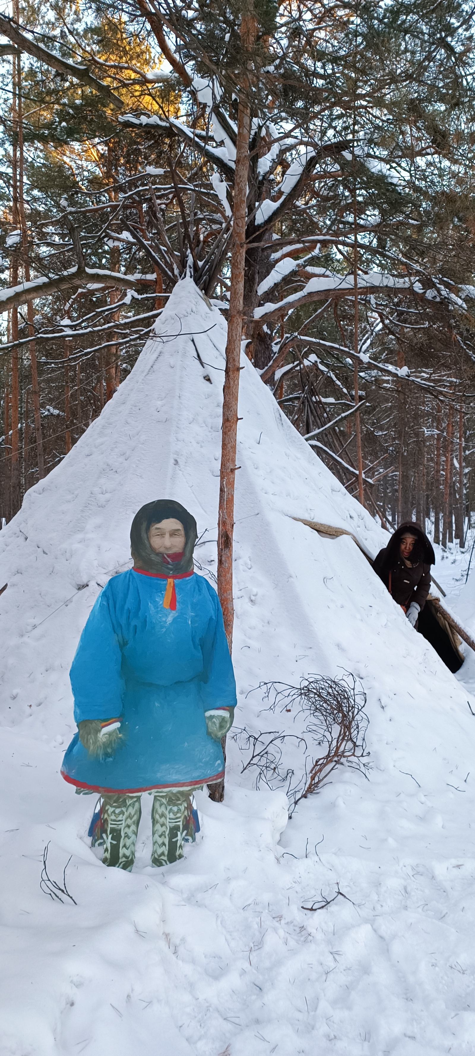 Тундра и оленеводы Полярного Урала: ненцы, чумы и стада оленей