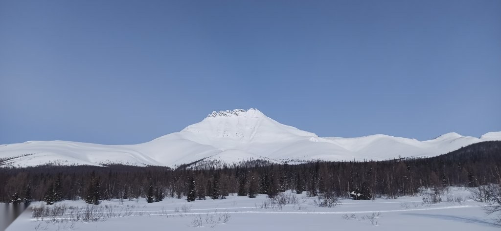 Приполярный Урал на снегоходах: к вершинам Народной, Манараги и Сабли