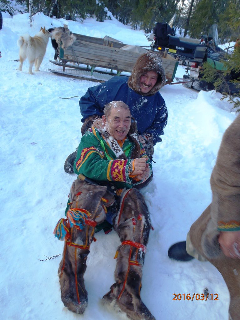 Зимние забавы на празднике в стойбище ханты