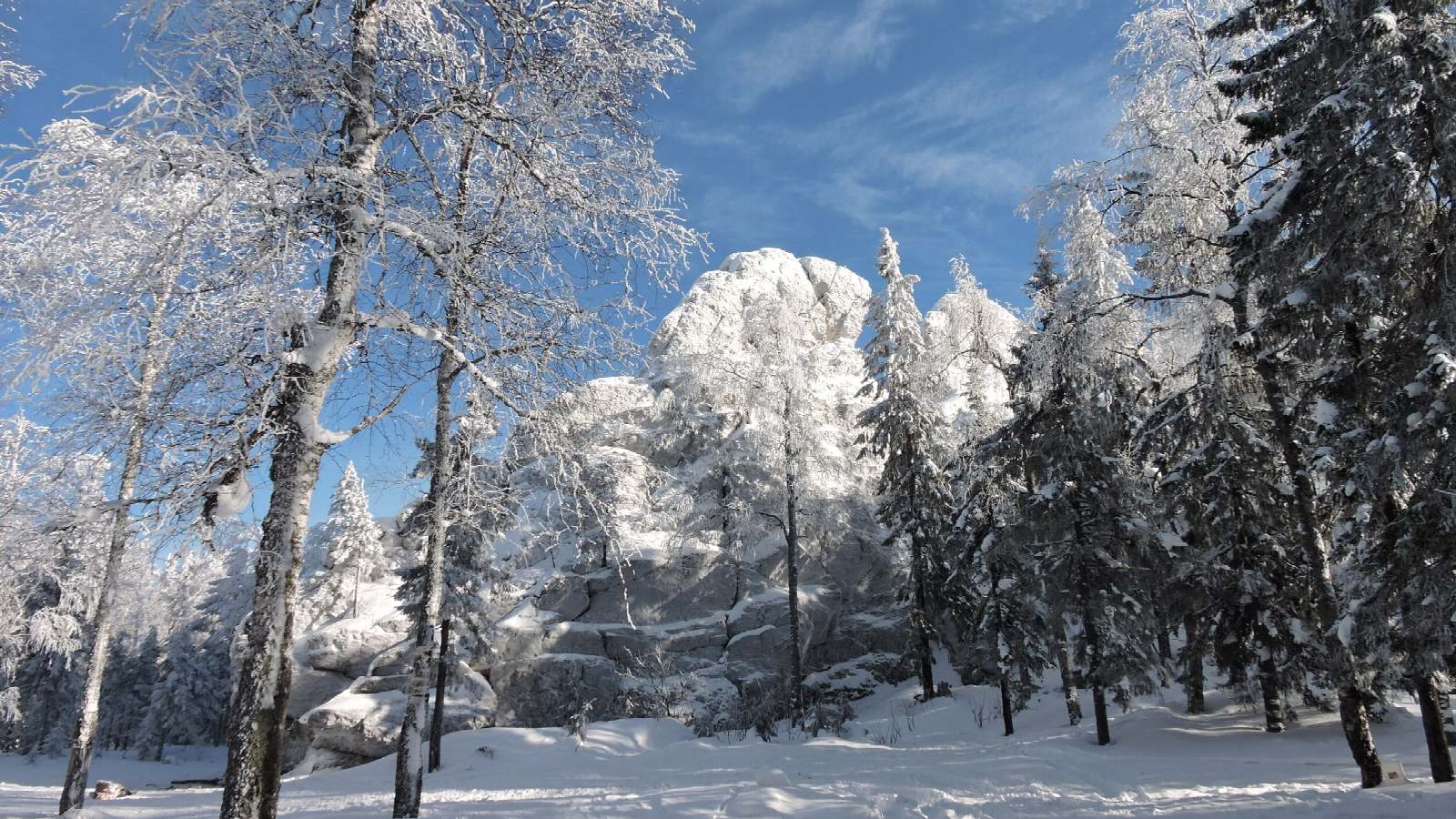 Скалы на вершине горы Шунут