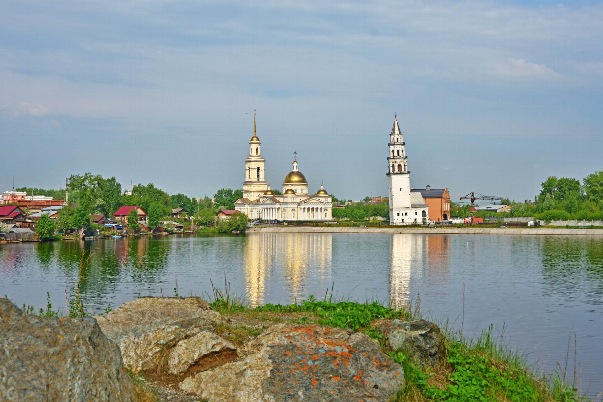Невьянская башня в панораме города