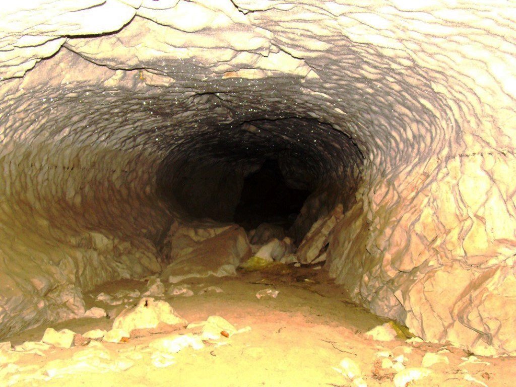 Пещеры и Золотая Баба