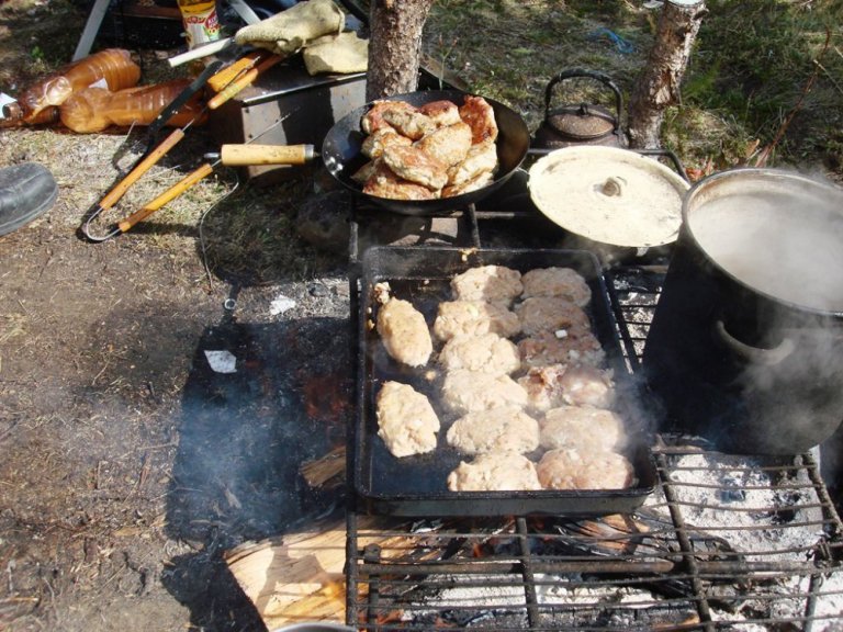 Мясное блюдо полевой кухни в экспедиции — Блюда из мяса №10