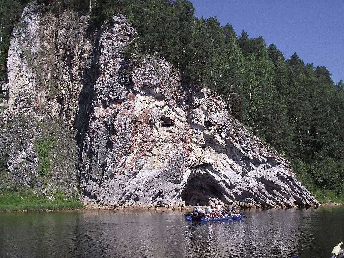 Камень Печка на реке Чусовой