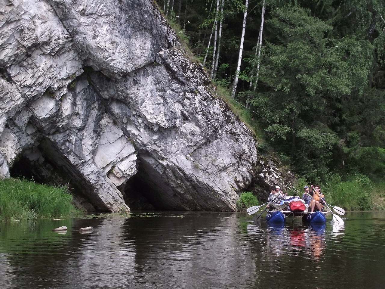 Река Чусовая у подножия камня Сокол